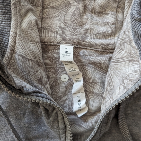 BUNDLE of Lululemon Wear With All Jackets!! [4] - Picture 10 of 15